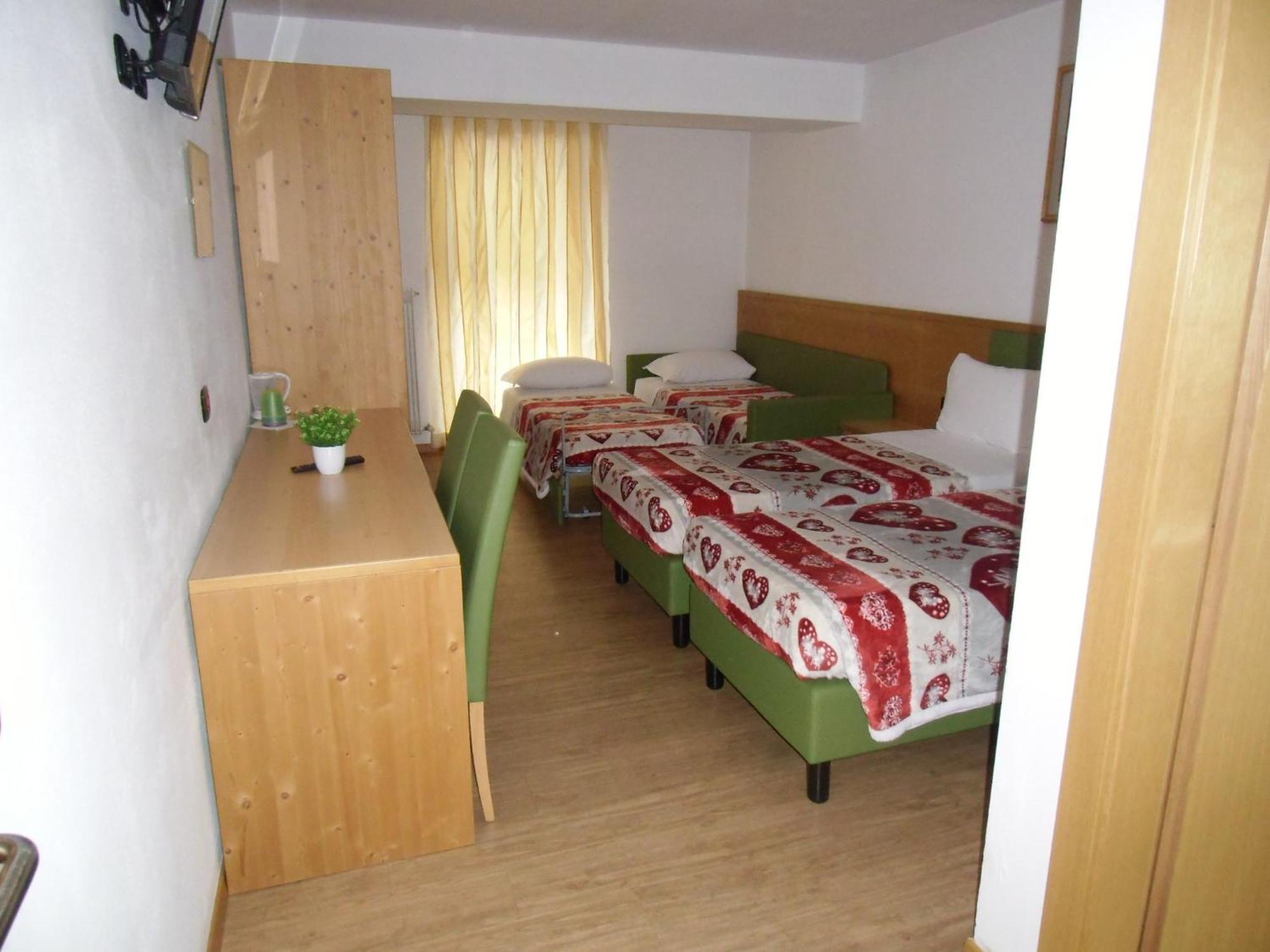 Hotel Garni Festil Campitello di Fassa Exteriér fotografie