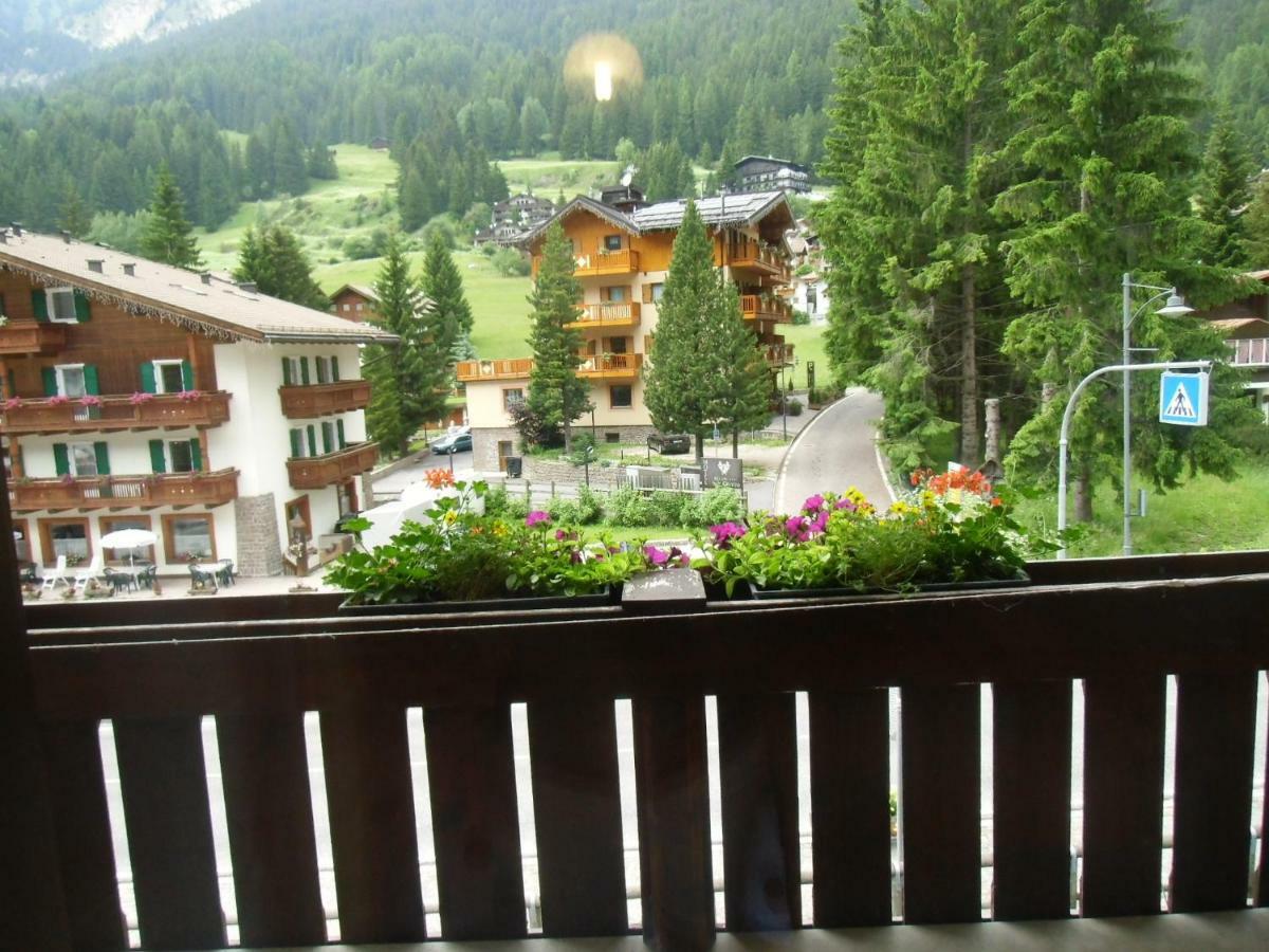 Hotel Garni Festil Campitello di Fassa Exteriér fotografie