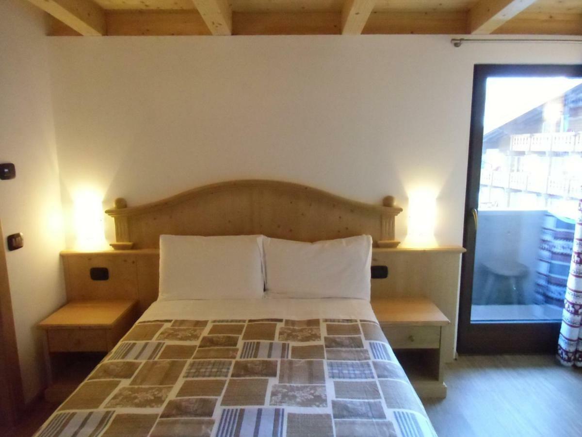 Hotel Garni Festil Campitello di Fassa Exteriér fotografie
